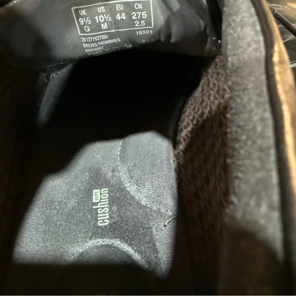 Clarks Size 10.5 Black Leather Chukka Boots Shoes 16501 Men's Footwear 10 -1/2 - Picture 7 of 7